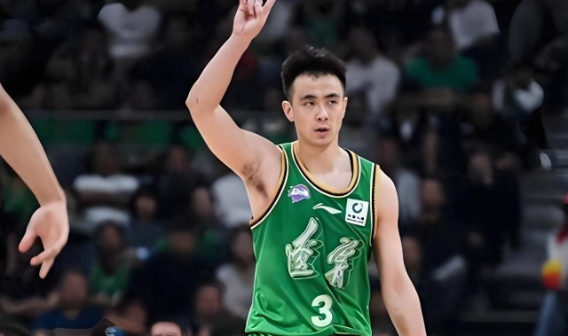 开云体育-失望！ 辽宁队3连败，赵继伟十分失落 一个人提前离开赛场