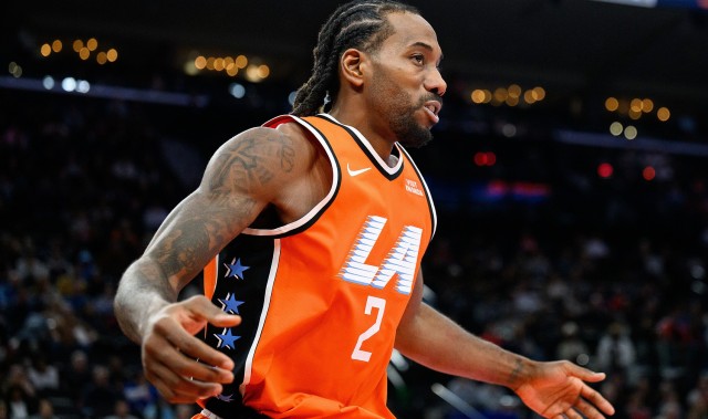 梦回FMVP那年！莱昂纳德半场砍下21分！连续18场砍20+生涯第2长！